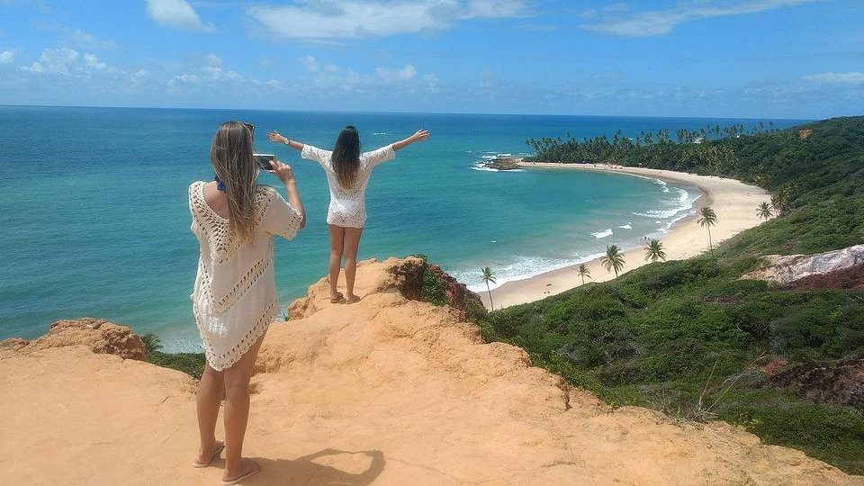 Praia de Coqueirinho em passeio para famílias em João Pessoa